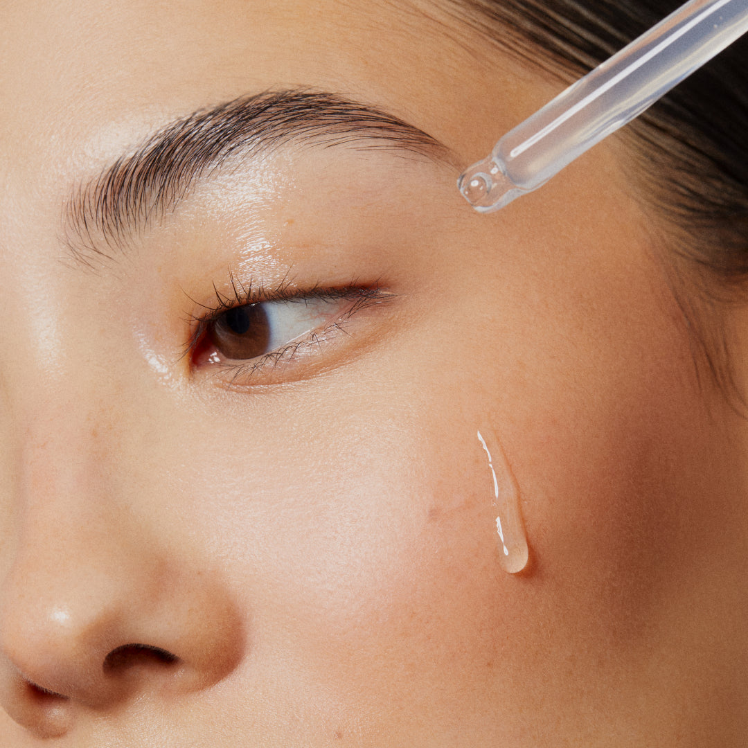 Est-ce que l'on met le sérum avant la crème ?